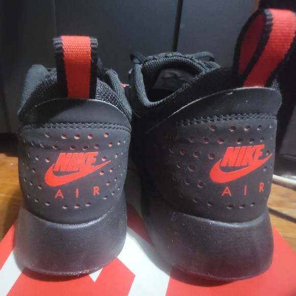 Nike Air Max Tavas - Picture 3 of 4